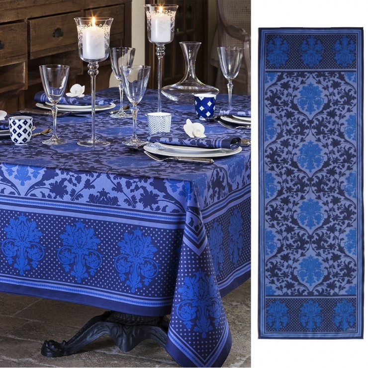 Chemin de table patchwork à dominance de bleu