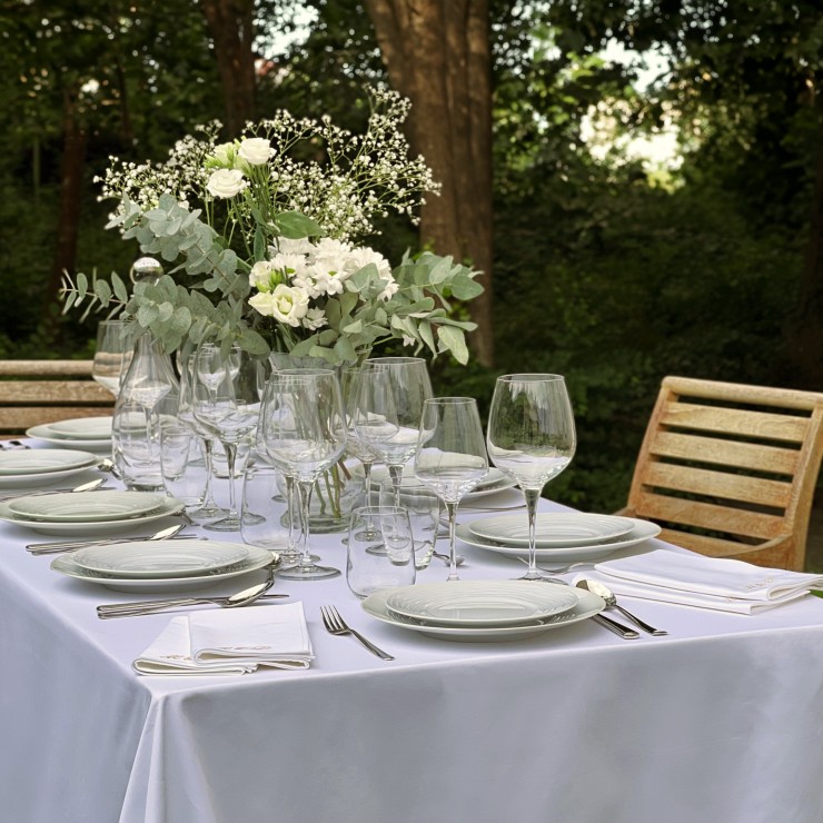 White Tablecloth