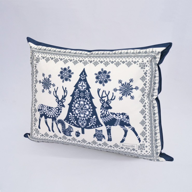 Balade en hiver cushion cover